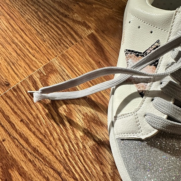 NWOT Simply Southern Star Sneakers - Picture 13 of 13